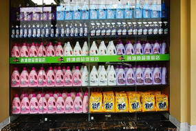 日用品貨架
